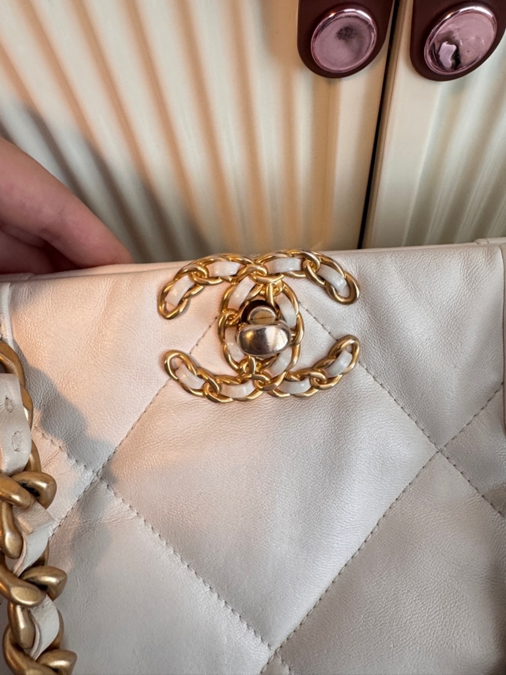 CHANEL White Quilted Leather Tote with Mixed Metal Chain Straps - Picture 12 of 13